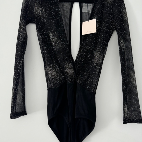 Wilhemina Metallic Bodysuit in Black & Gold superdown - Picture 7 of 7